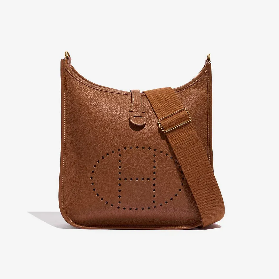 【HERMES】日本人気上昇中！エルメスの大人気新作“ÉVELYNE”バッグ