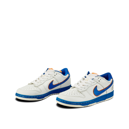 NIKE （ナイキ ダンク） × MEDICOM TOY BABEKUB CITY限定 DUNK LOW PRO SB