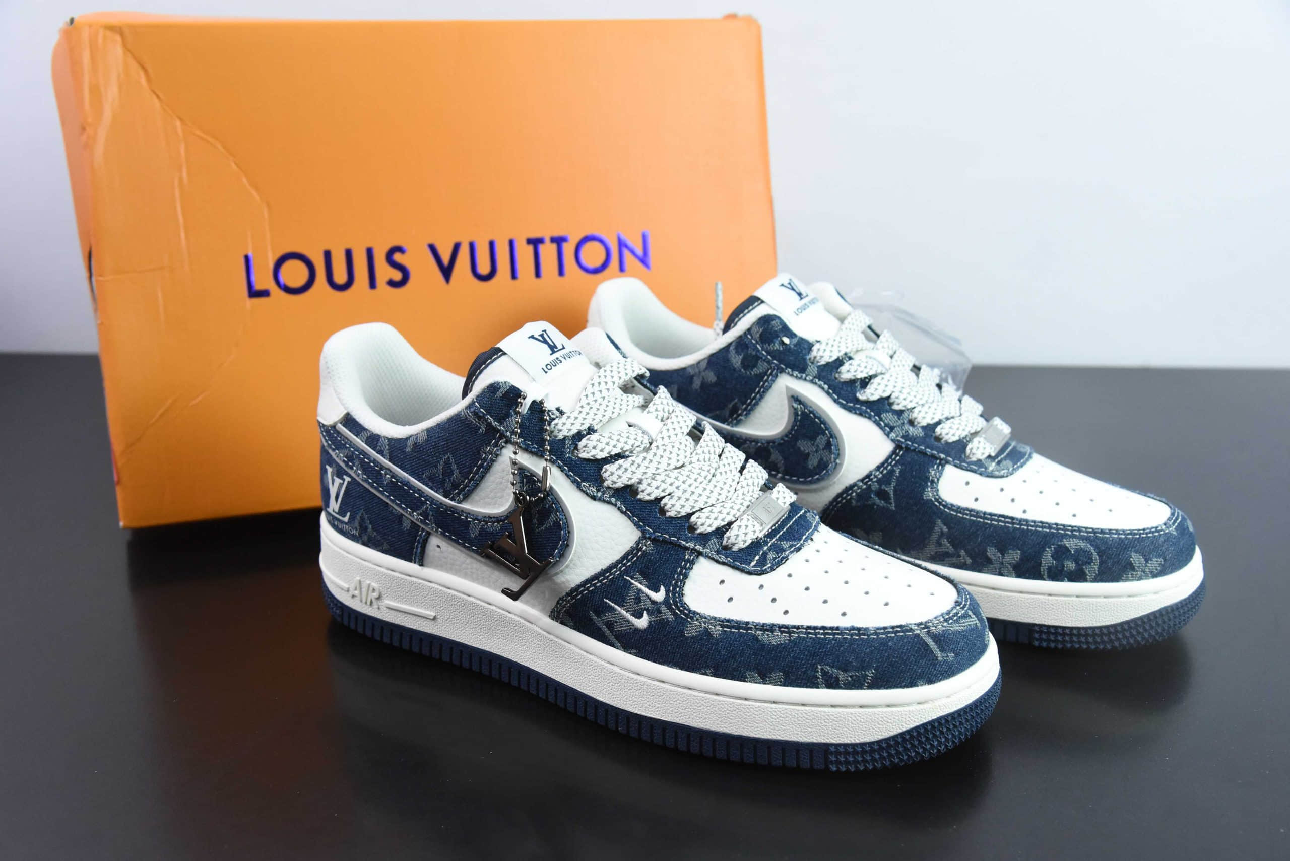 Louis Vuitton × Nike Air Force 1 07 LV8 Low Dark Blue White LV Monogra