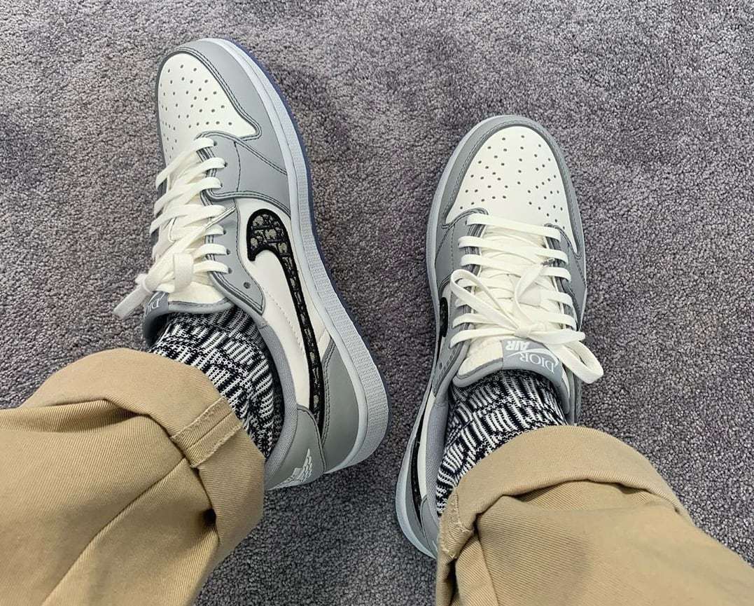 稀少なレアスニーカー！Nike x Dior Air Jordan 1 Low Sneakers ディオール ナイキ エアジョーダン1 コラボレーションモデル ローカット スニーカー 人気 靴 稀少