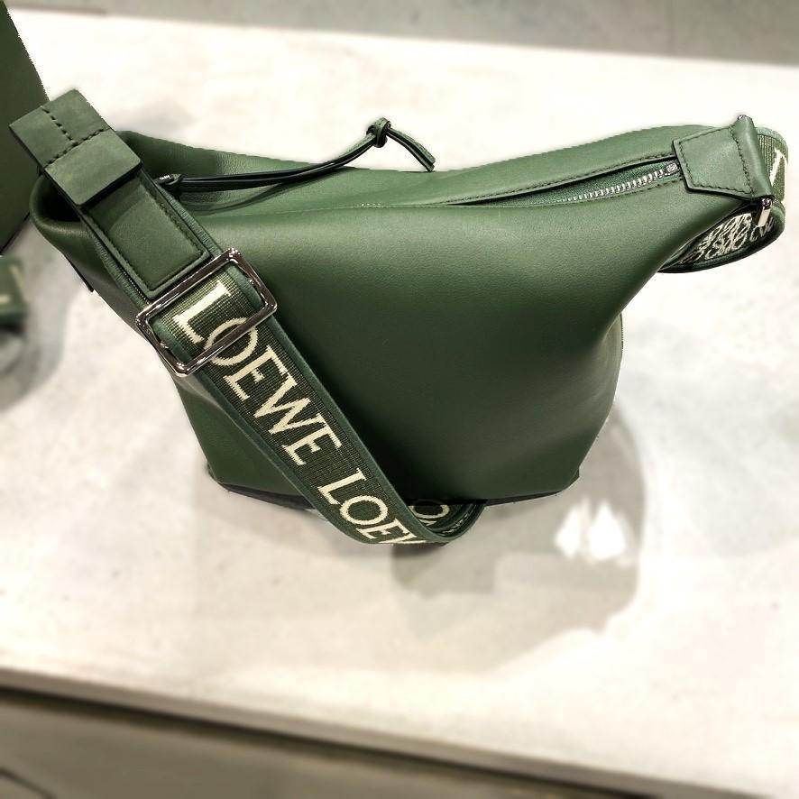 【現地顧客価格！】LOEWEキュービショルダーバック