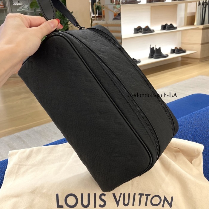 【より快適な生活を】★Louis Vuitton★Dopp Kit クラッチバッグ