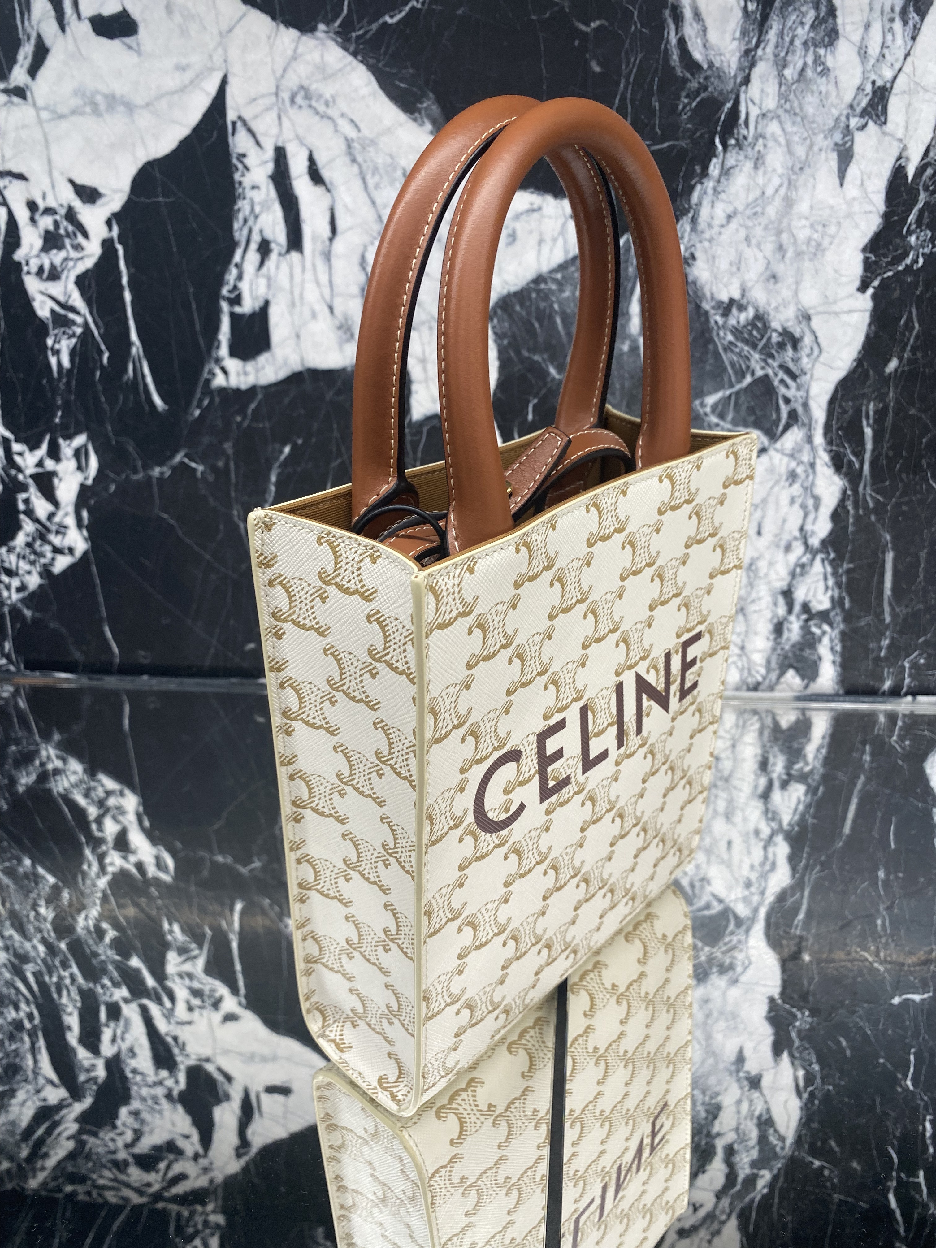 CELINE 【入手困難】MINI VERTICAL CABAS☆トリオンフキャンバス