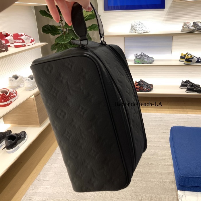 【より快適な生活を】★Louis Vuitton★Dopp Kit クラッチバッグ