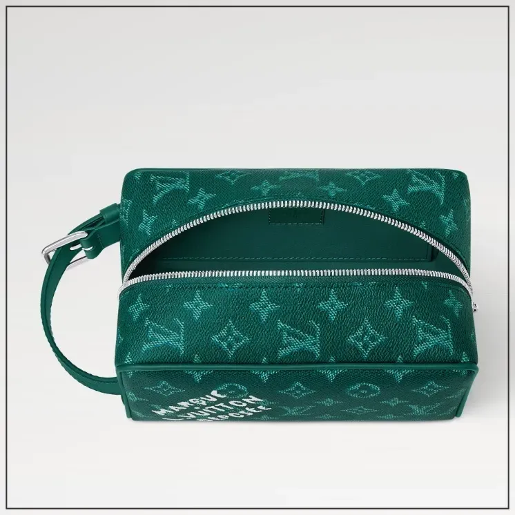 《セカンドバッグにも☆》LV ロッカー ドップキット肉球チャーム