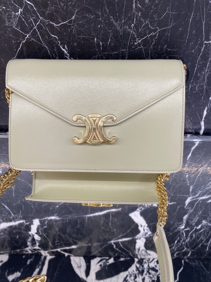 CELINE 【入手困難】☆TRIOMPHE☆ チェーンウォレット★ 全色