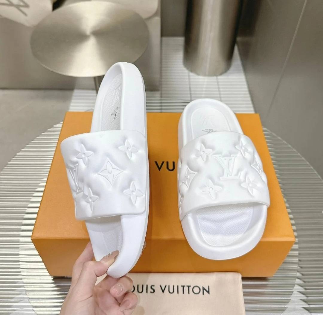 【快適/室内でも】Louis Vuitton ウォーターフロントミュール