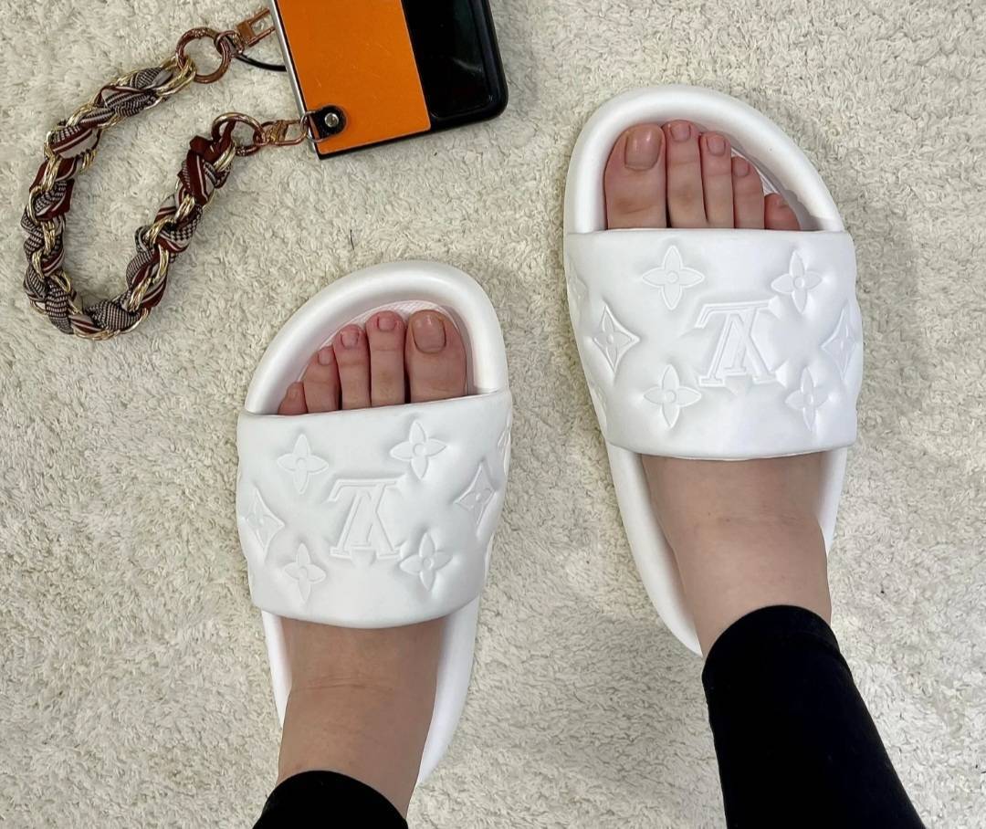 【快適/室内でも】Louis Vuitton ウォーターフロントミュール