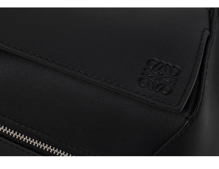 ☆送料関税込☆LOEWE パズル バムバッグ ミニ ボディバッグ ☆
