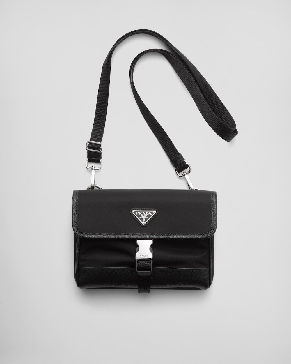 PRADA Re-Nylon xサフィアーノレザー スマートフォンケース