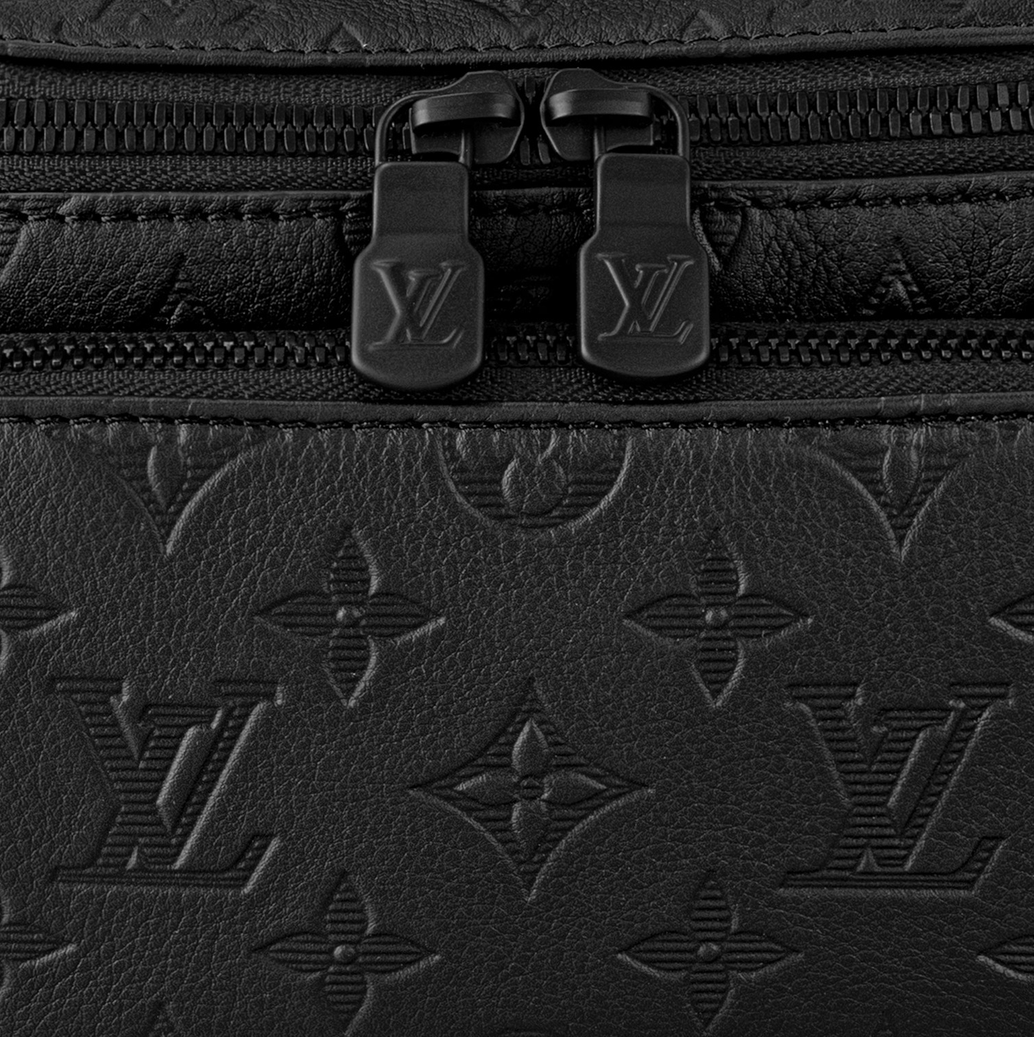Louis Vuitton《モノグラムがお洒落》ラッシュ バムバッグ