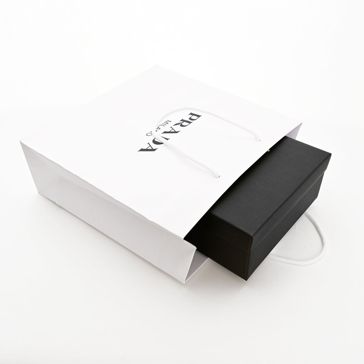 PRADA ナイロン 巾着ポーチ 三角ロゴ 1NA369