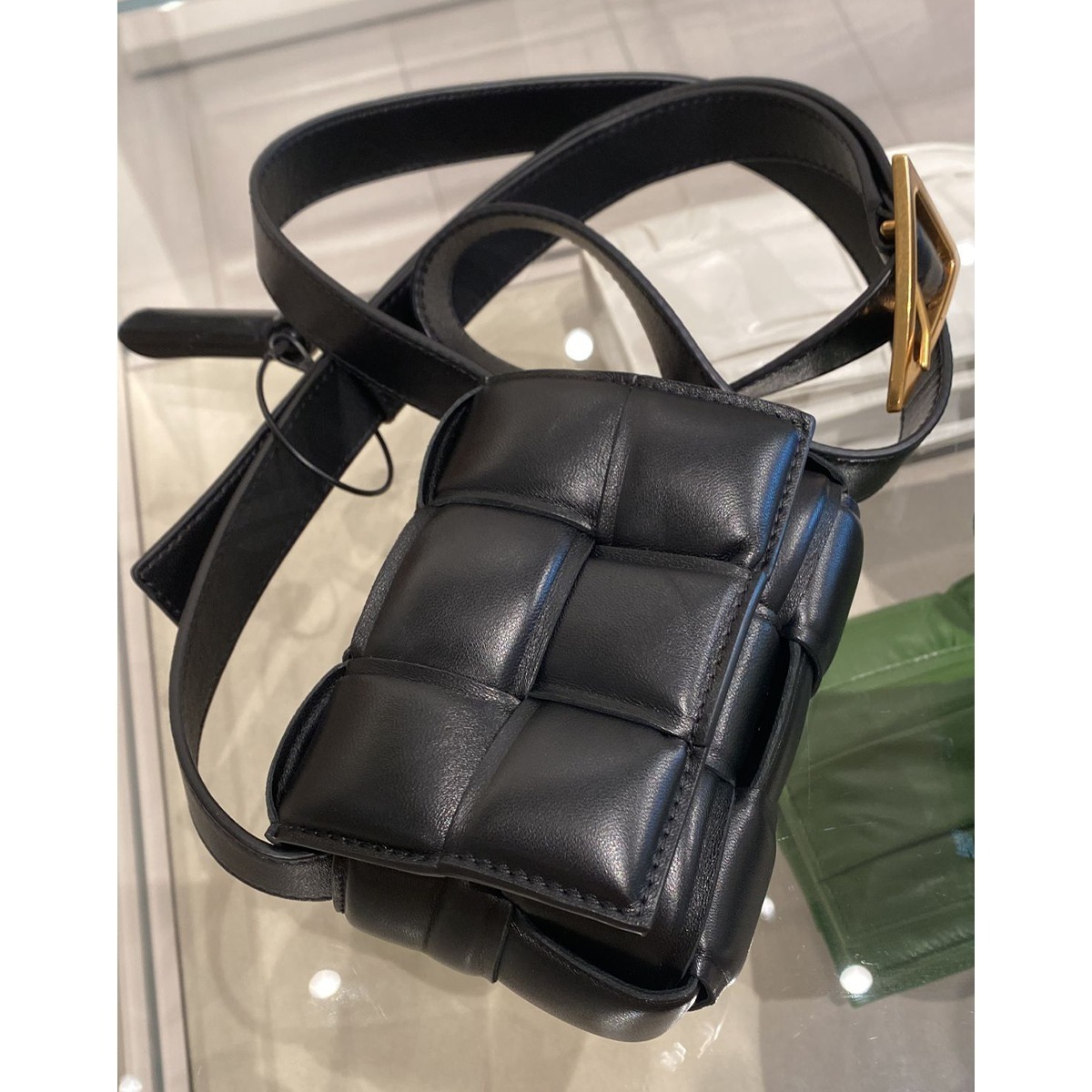 BOTTEGA VENETA キャンディカセット パデッドレザー ショルダー