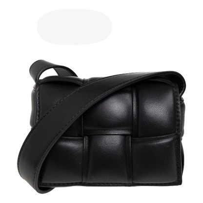 BOTTEGA VENETA キャンディカセット パデッドレザー ショルダー