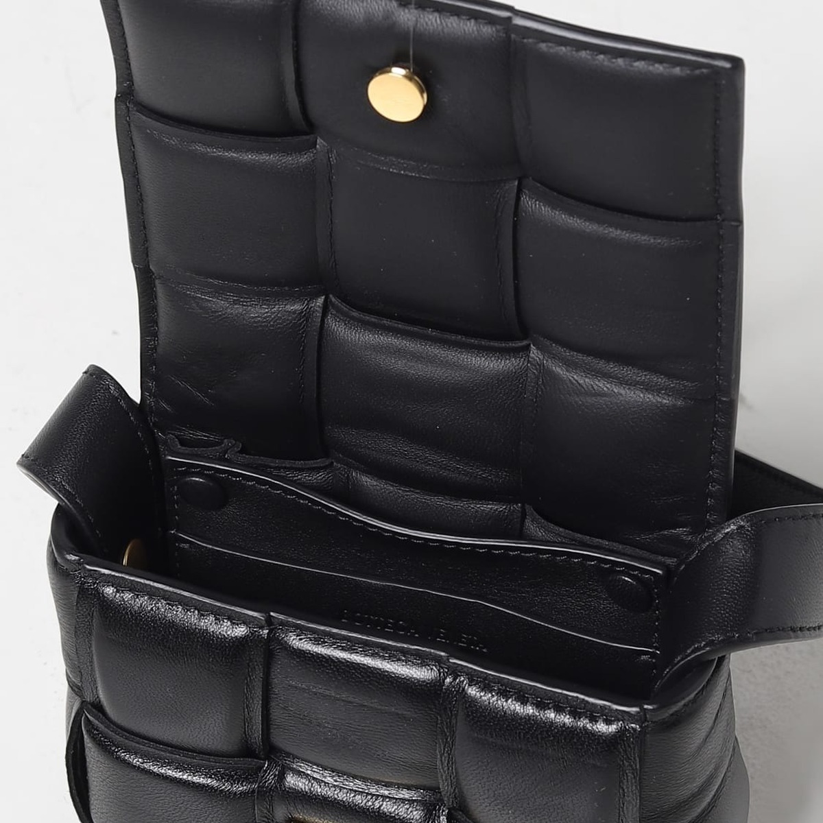 BOTTEGA VENETA キャンディカセット パデッドレザー ショルダー