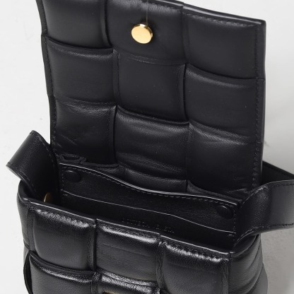 BOTTEGA VENETA キャンディカセット パデッドレザー ショルダー