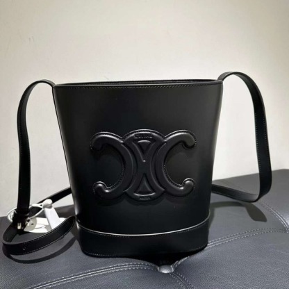 ★Celine セリーヌ★スモール バケット キュイル TRIOMPHE