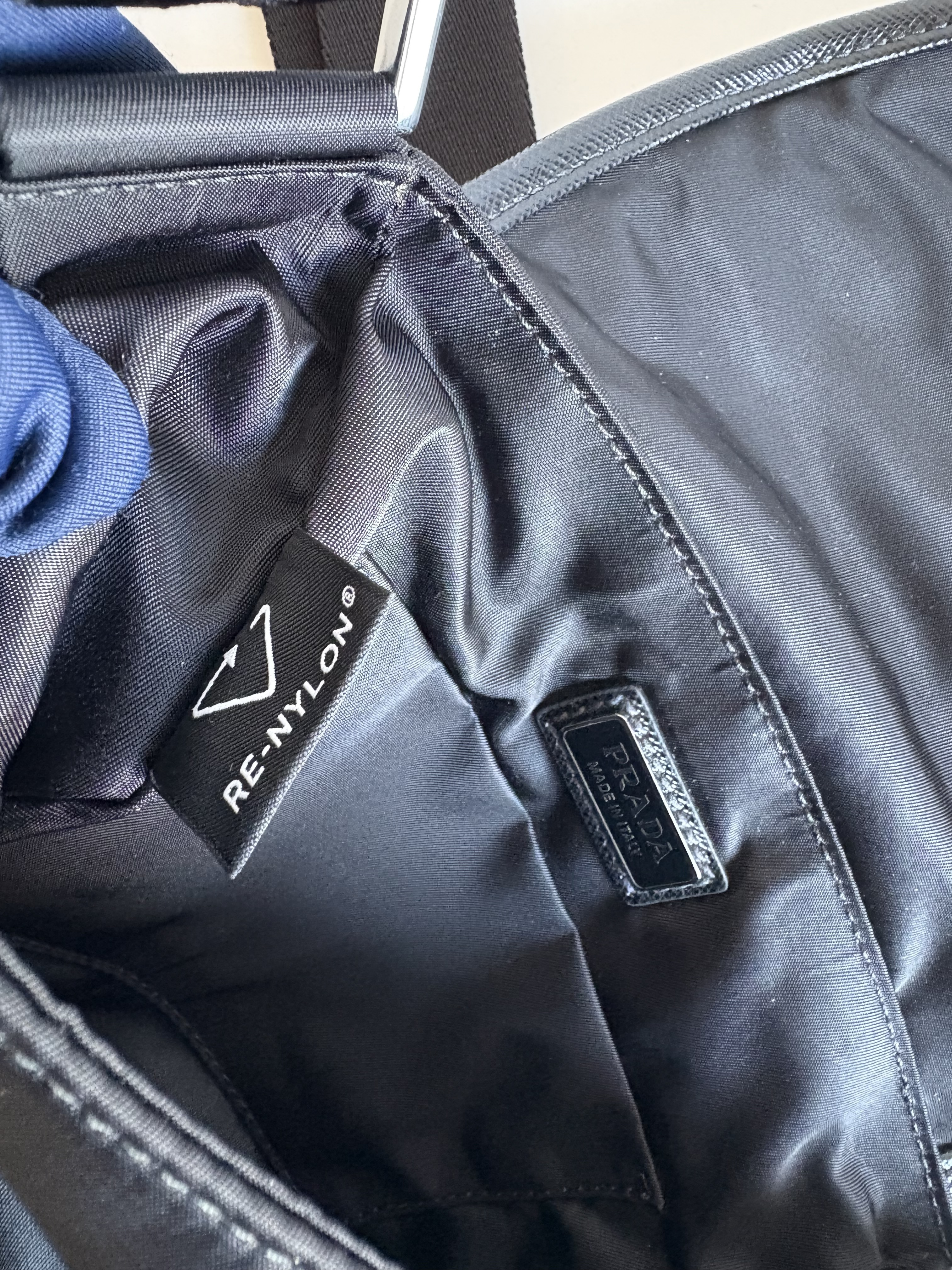 PRADA 2VD070 Re-Nylon xサフィアーノレザー ショルダーバッグ