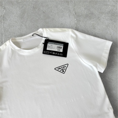 6万取引突破★UPS速達便利用！【PRADA】UJN656 13MQ_Tシャツ