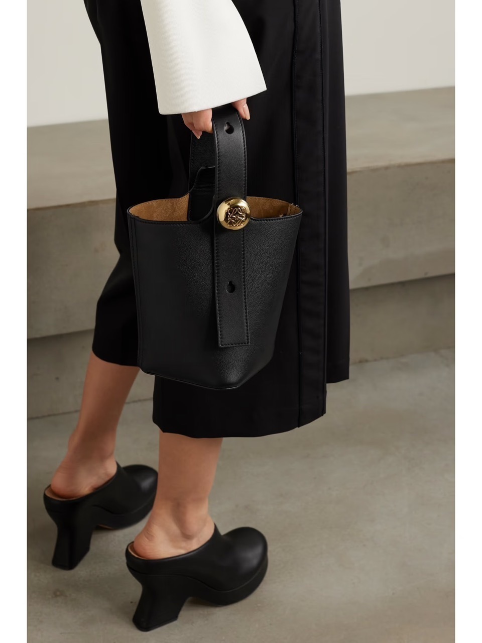 関税送料込国内発送★LOEWE ペブルバケットバッグミニ