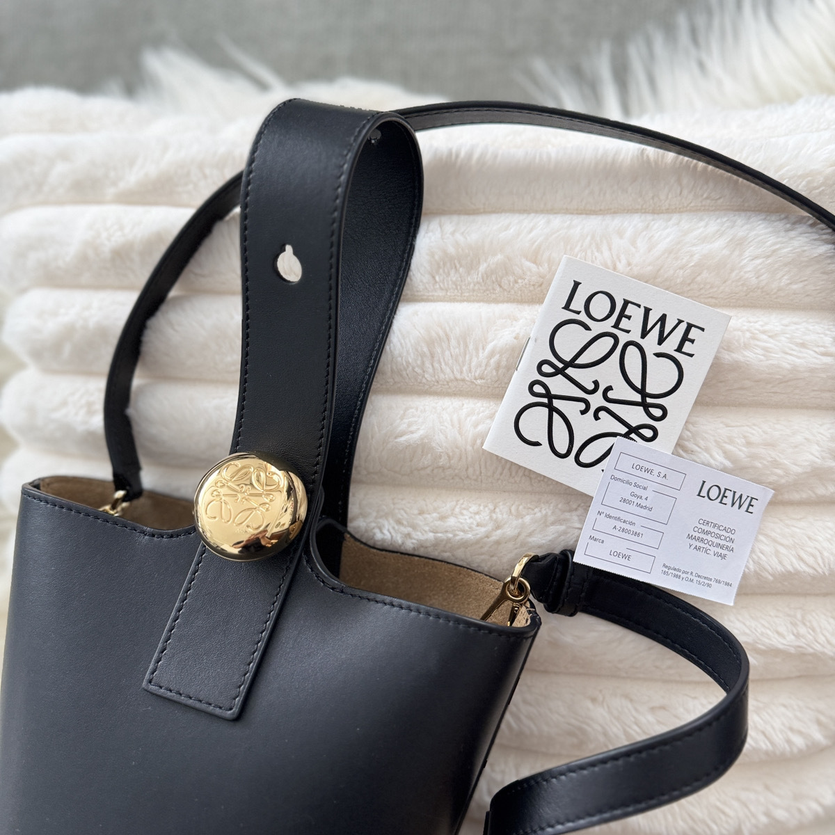 関税送料込国内発送★LOEWE ペブルバケットバッグミニ
