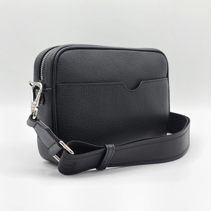 関税負担なし☆FENDI フェンディ ROMAカメラケース