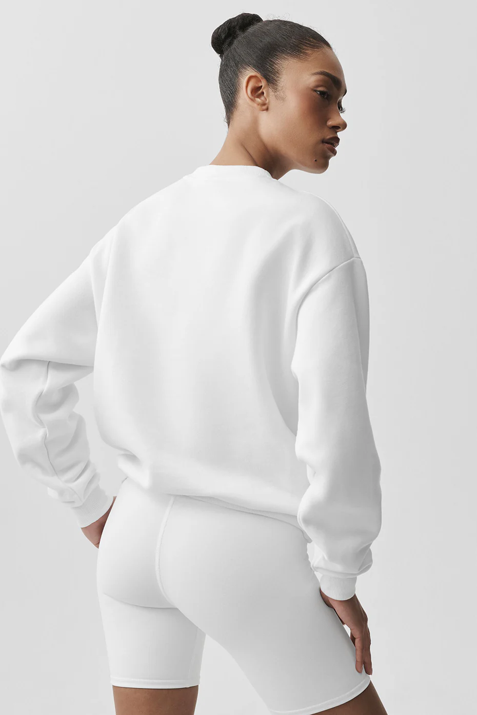 ベストセラー Accolade クルーネック プルオーバー基本カラー: White