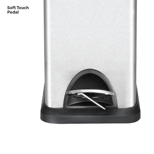 Prestige CleanHome PFBS Single Flip Bin with Plastic Lid, 8 L (Silver)