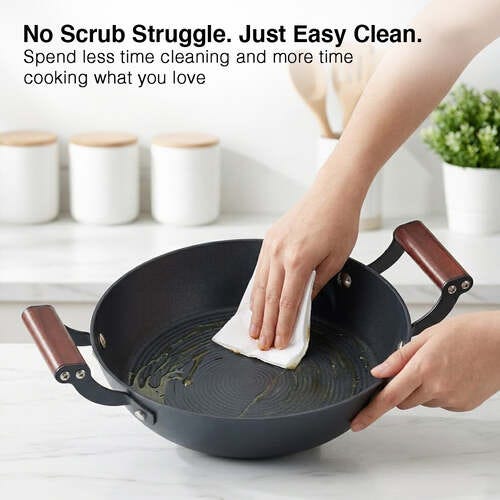 Prestige Castlite Patterned Enamel Coated Cast Iron Kadai 20cm/1.4L | High Heat Retention, Rust-Proof | Gas & Induction Compatible | Low-Oil Cooking | Stay-Cool Handles | Easy Clean | 15Y Warranty