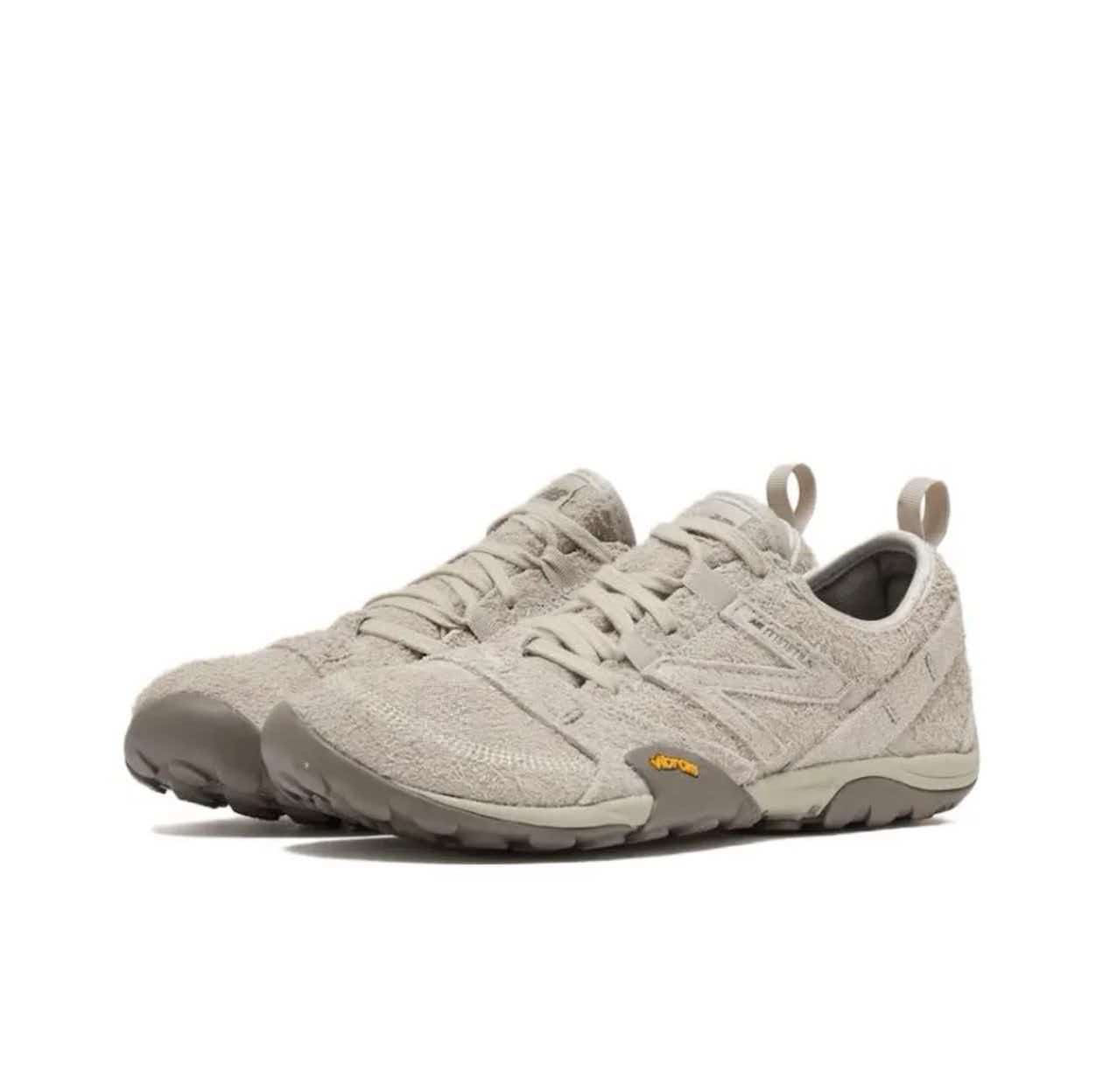 New Balance 淺卡其麂皮赤足戶外鞋