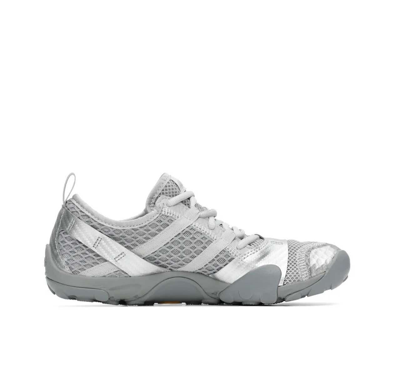 New Balance 灰網赤足戶外鞋