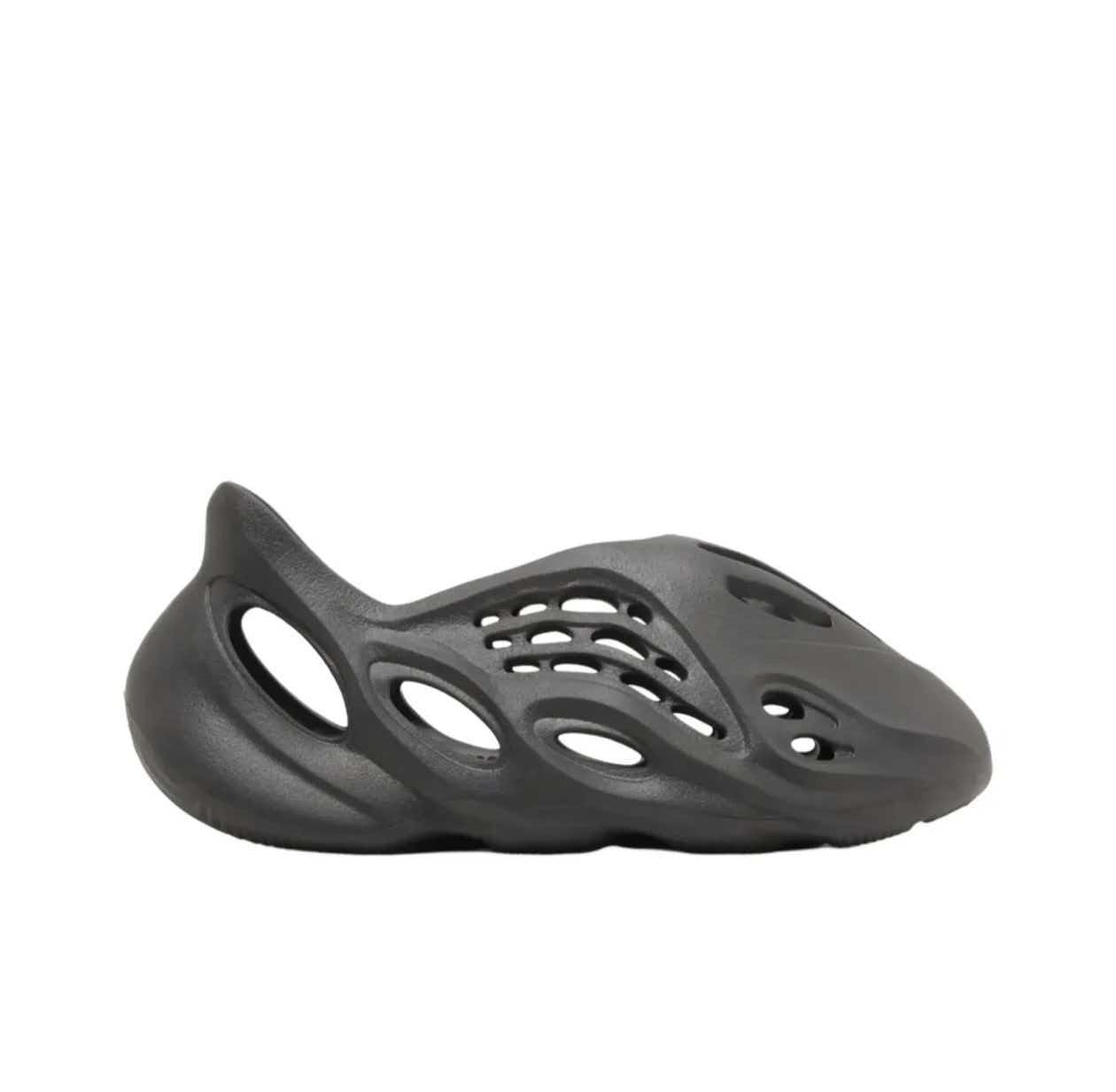 椰子洞洞鞋 adidas originals Yeezy Foam Runner 系列