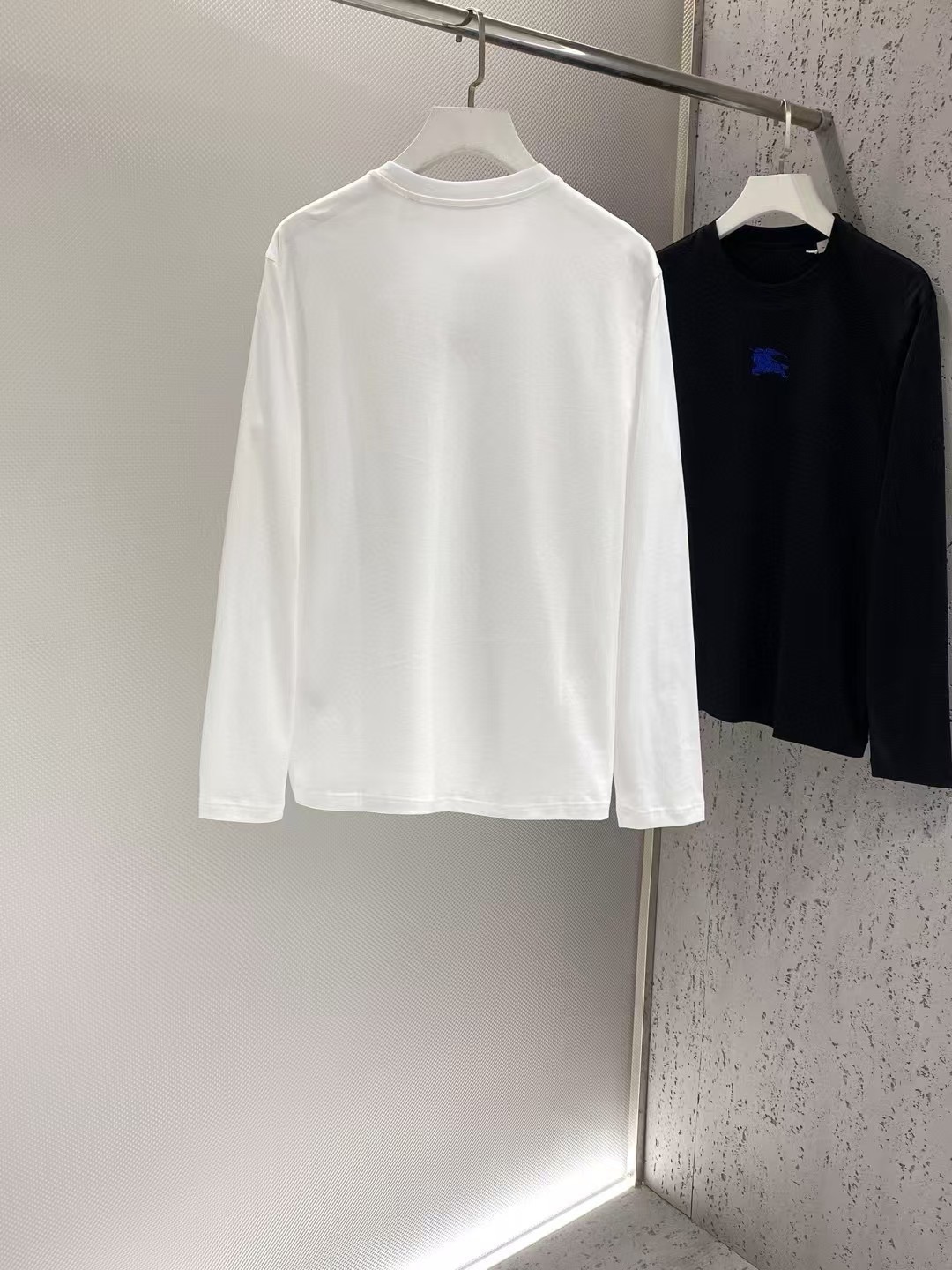 【Prada旗艦店】( プラダ ) トレーナー 長袖 男女兼用 ご好評に付き再入荷！-BRAND OFF