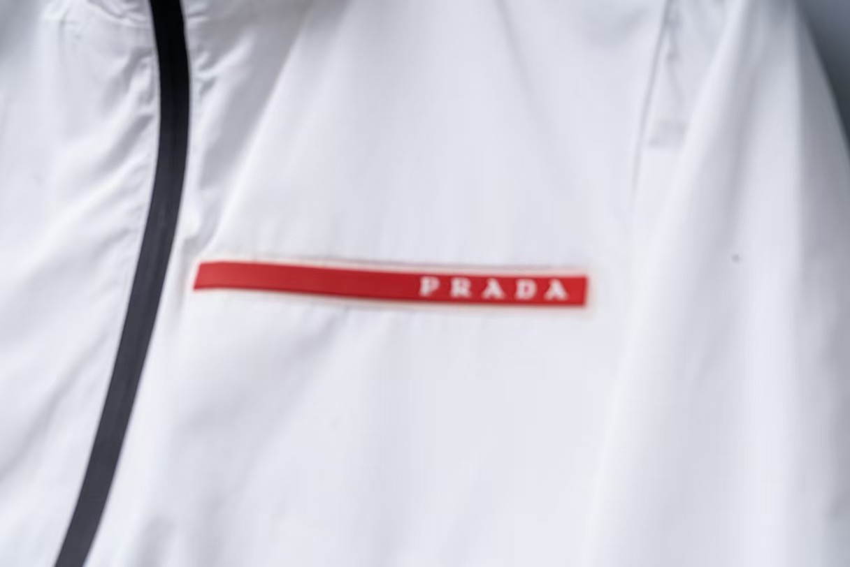 【PRADA旗艦店】プラダ ジャケット ご好評に付き再入荷！-BRAND OFF