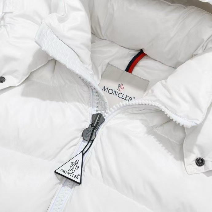 【MONCLER公式 旗艦店】モンクレール ダウンジャケット、ご好評に付き再入荷！