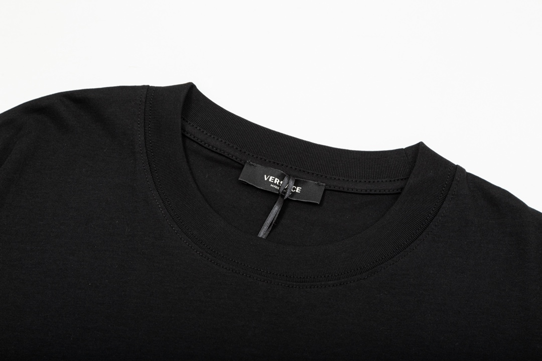 【VERSACE  公式旗艦店】ヴェルサーチ  Tシャツ ご好評に付き再入荷！250218-BRAND OFF