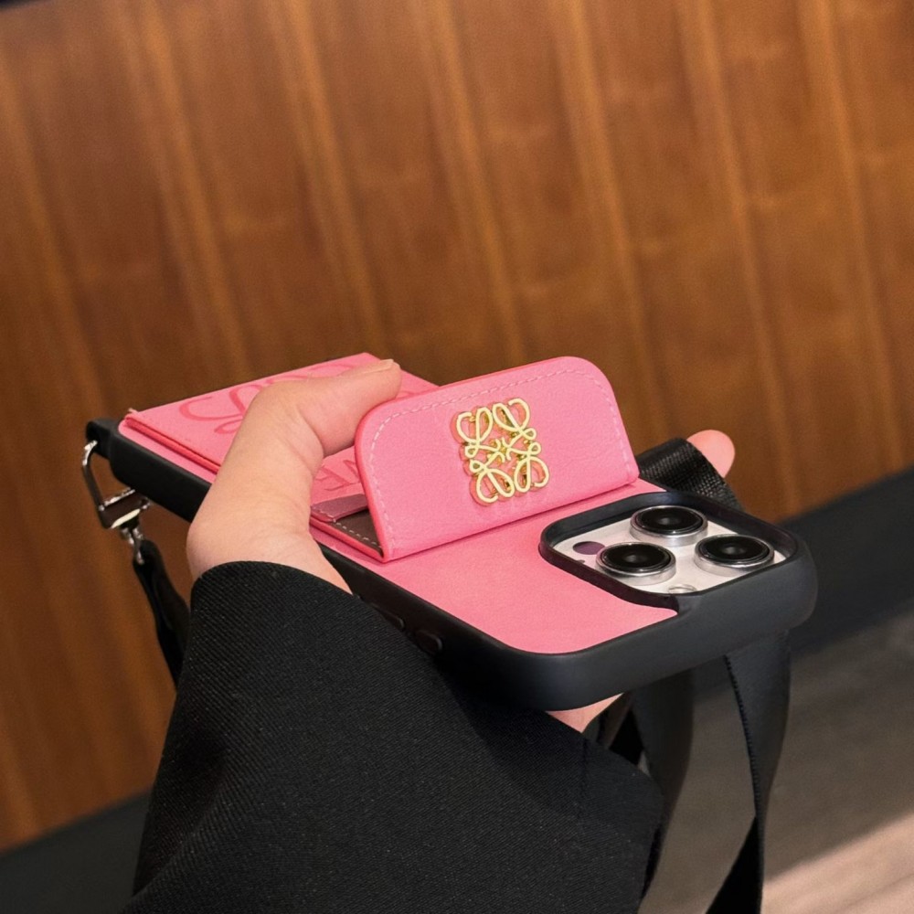 【AT23】ロエベ LOEWE ❤️ スマホ ショルダー ケース ストラップ おしゃれ ❤️ ハイブランド ❤️ ブランド ❤️ スマホケース ❤️ iphone ケース ❤️ 携帯 ケース ❤️ iphone17 ケース ❤️ スマホカバー ❤️ スマホケース おしゃれ ❤️