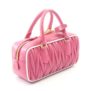 ミュウ ミュウ Miu Miu MATELASSE マテラッセ 2WAY ハンドバッグ バッグ レザー ピンク系 / ホワイト系
