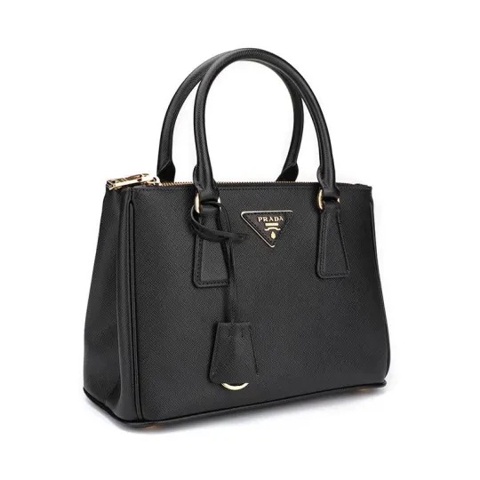 🔥STORY雑誌掲載🔥！高垣麗子さん愛用の新作バッグが登場！PRADA ガレリア スモール スクエア バッグ！！まさに「今」持ちたい！-BRAND OFF