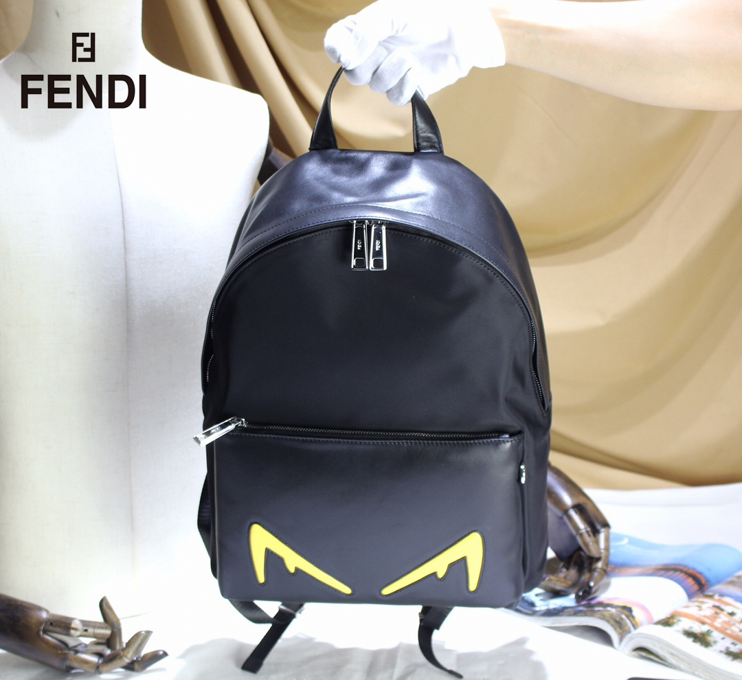 【FENDI 公式 旗艦店】フェンディ リュックサック 当日出荷 好評に付き再入荷！38*35*14CM-BRAND OFF