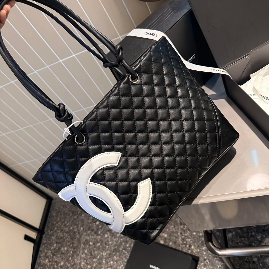 【トレンドのバイカラー♪】CHANEL シャネル ショルダーバッグ-BRAND OFF