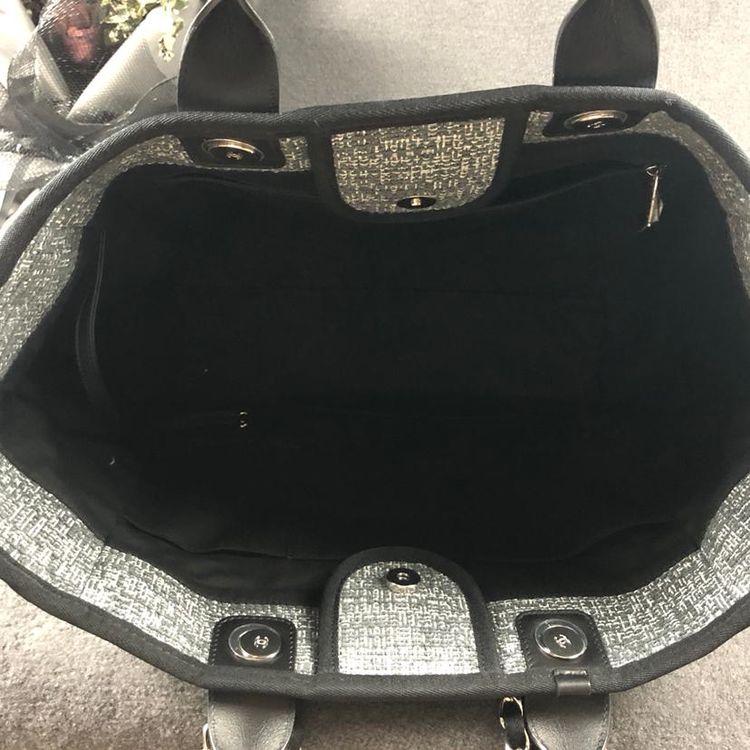【 CHANEL】シャネル 大きなチャコールキャンバスドーヴィルトートTOTE-BRAND OFF