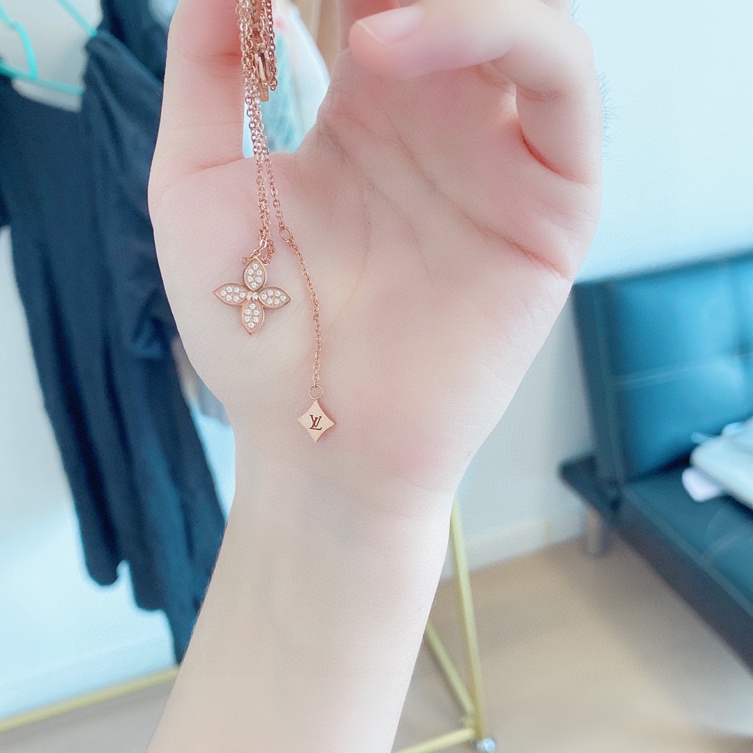 LOUIS VUITTON（ルイヴィトン）STAR BLOSSOM ネックレス Q93710-BRAND OFF