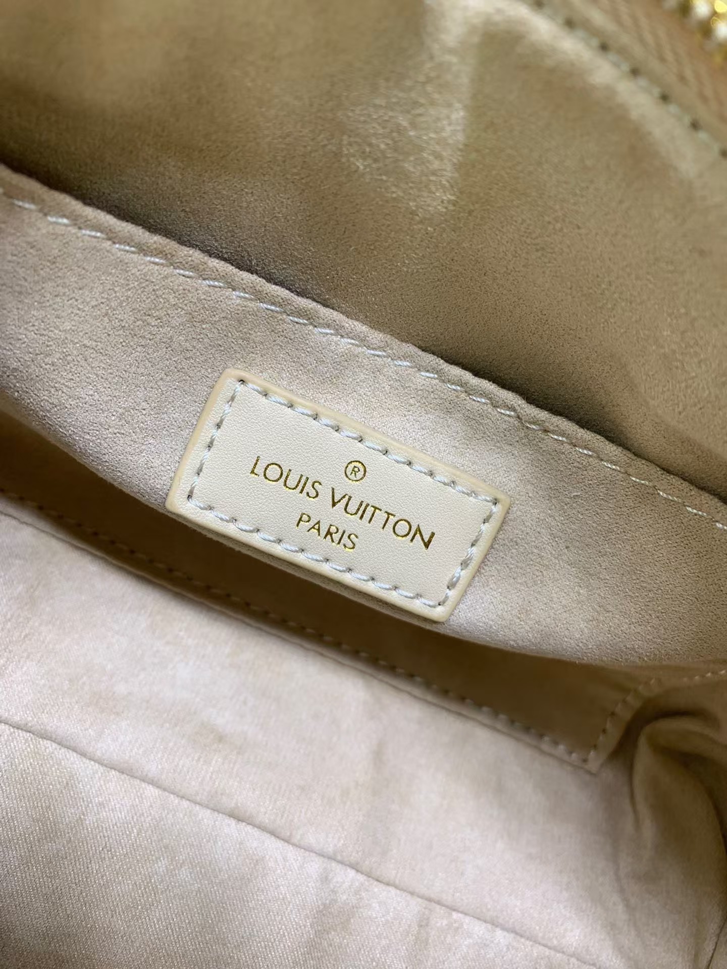 【LOUIS VUITTON】ルイ・ヴィトン★ONTHEGO EAST WEST★ショルダーバッグ M11273-BRAND OFF