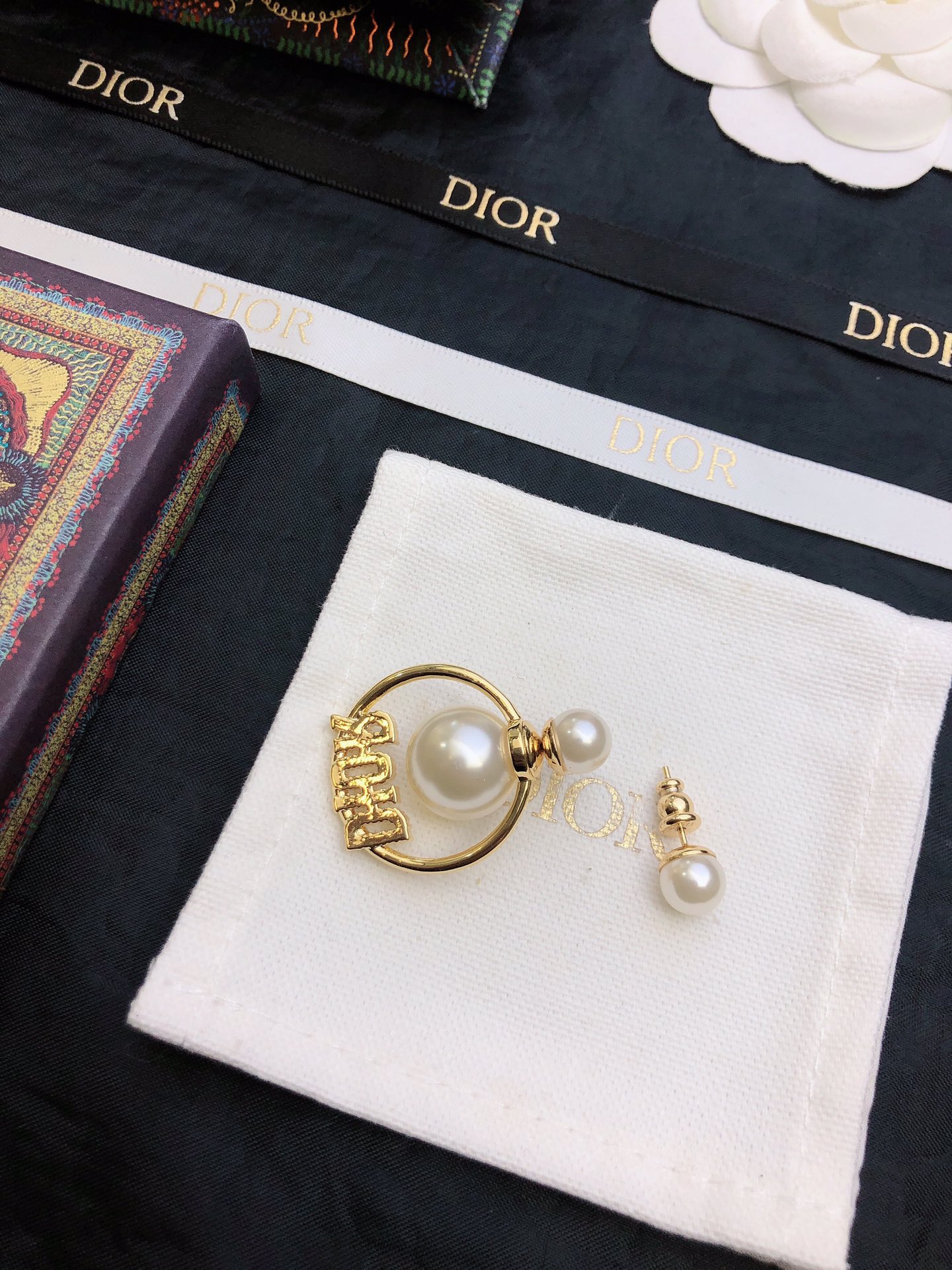 【DIOR】 ディオール  ファッションスタイルのイヤリング-BRAND OFF