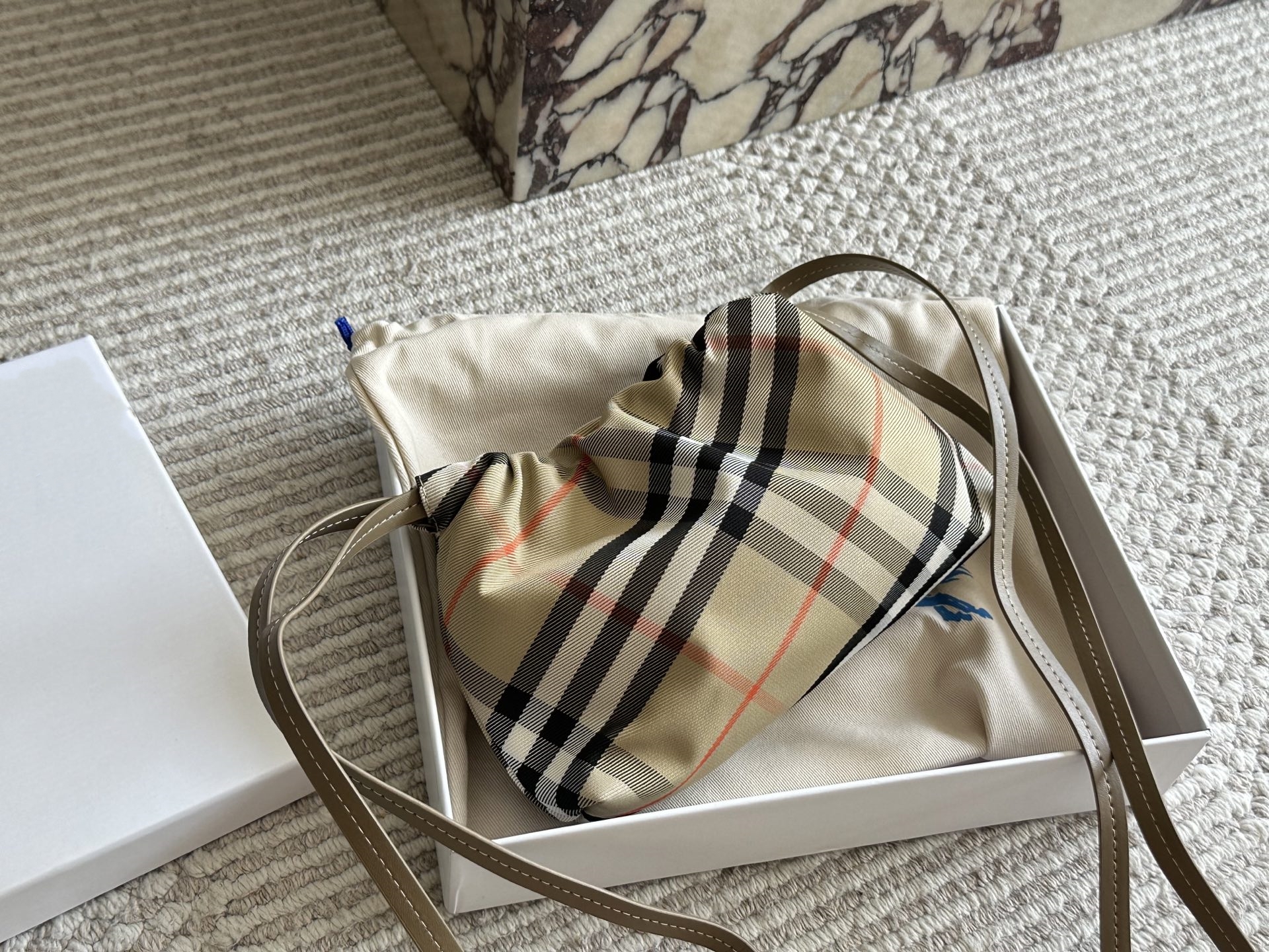 【BURBERRY公式旗艦店】バーバリー 新しいショルダーバッグ-BRAND OFF