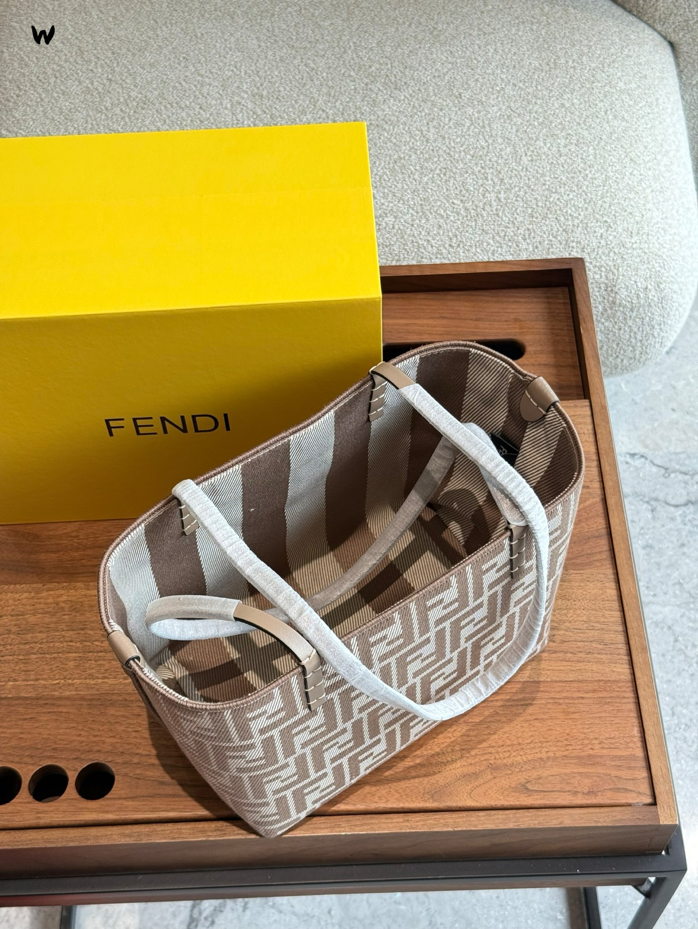 【FENDI公式旗艦店】フェンディ 両面トートバッグ-BRAND OFF