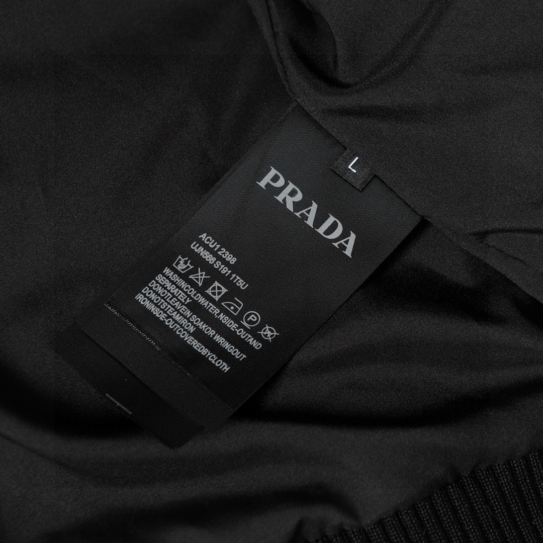 【PRADA旗艦店】プラダ ダウンジャケット ご好評に付き再入荷！-BRAND OFF