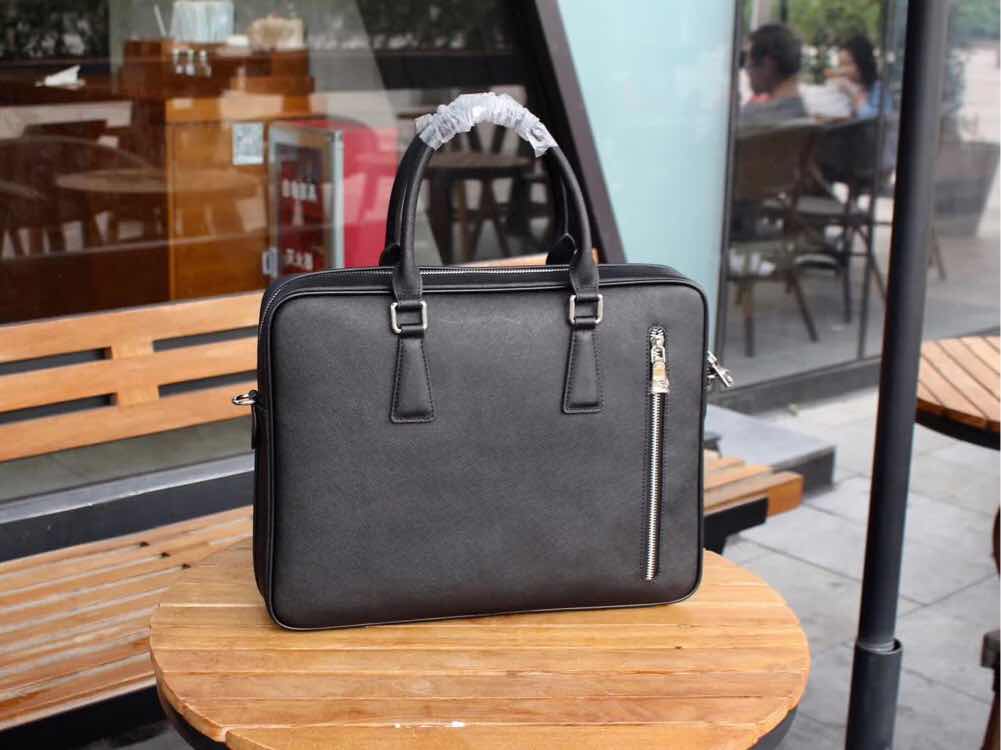 【PRADA 公式旗艦店】プラダ ブリーフケース当日出荷 好評に付き再入荷！39*30*6.5CM-BRAND OFF