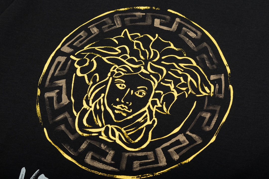 【VERSACE  公式旗艦店】ヴェルサーチ  Tシャツ ご好評に付き再入荷！250218-BRAND OFF
